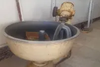 (ویدئو) لحظه وحشتناک گیر کردن پیراهن نانوا در دستگاه خمیرزنی