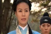 عکس| سفر زمان؛ «بانو یومیول» در 58 سالگی در پشت‌صحنه جدیدترین فیلمش