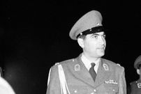 عکس؛ سفر در زمان؛ «آکی‌هیتو، ولیعهد ژاپن و غلامرضا پهلوی» در مهرآباد؛ سال 39
