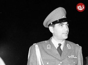 عکس؛ سفر در زمان؛ «آکی‌هیتو، ولیعهد ژاپن و غلامرضا پهلوی» در مهرآباد؛ سال 39