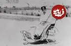 عکس| سفر زمان؛ «مظفرالدین شاه جوان» در حیاط دارالخلافه و با ژست خاص در مقابل دوربین