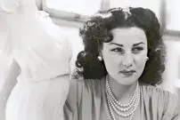عکس؛ سفر در زمان؛ «محمدرضا پهلوی در کنار ملکه نازلی، فوزیه و خواهران اش»؛ سال 1317