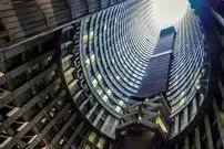 عکس| برج معروف آفریقای جنوبی که از داخل بسیار ترسناک است؛ شاهکار دلهره‌آور معماری بروتالیستی 