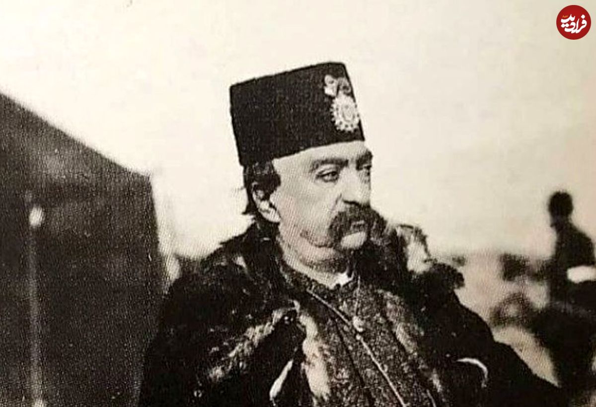 عکس؛ سفر در زمان؛ تصویر «ناصرالدین شاه» روی دیوار یک مغازه ایرانی در میدانبازار تفلیس در دوران قاجار