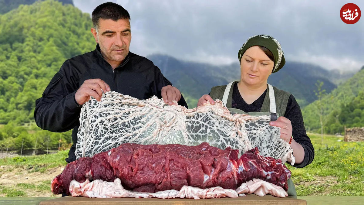 (ویدئو) غذای روستایی در آذربایجان؛ کباب میتلوف در کوهستان سرسبز