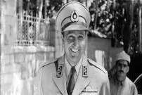 عکس| سفر در زمان؛ دو افسر در حال نصب درجه سرتیپی بر دوش نعمت‌الله نصیری و بعد کودتای 28 مرداد 1332