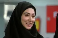 عکس| سفر زمان؛ چهرۀ «مریم» (سریال ساهره) در حال اجرای دکلمه در یک کنسرت