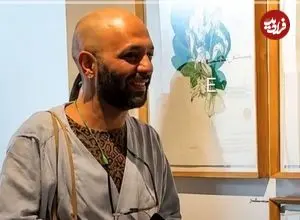 عکس| سفر زمان؛ تیپ و چهرۀ زنانه «صابر ابر» روی صحنۀ «ننه دلاور»؛ 13 سال قبل