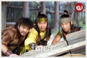 عکس| سفر زمان؛ «یاران جومونگ» در حال تماشای شعبده‌بازی در اتاق بازیگران سریال جومونگ