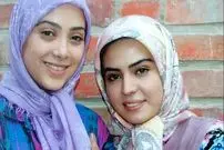 عکس| سفر زمان؛ تیپ و چهرۀ «سولماز آقمقانی» در رستوران در کنار «سارا خوئینی‌ها»