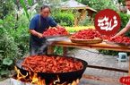 ببینید؛ غذای روستایی در چین؛ پخت غذا با 10 هزار خرچنگ رودخانه ای