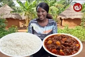 ببینید| غذای روستایی در آفریقای جنوبی؛ پخت خورشت با گوشت گاو در روستا