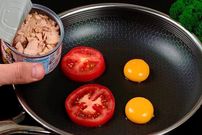 ببینید؛ با تن ماهی و تخم مرغ این غذای ساده و جدید آمریکایی را درست کنید