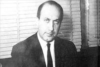 عکس؛ سفر در زمان؛ حسنعلی منصور در کنار محمدرضاشاه در ایوان تخت مرمر 