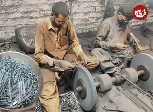 ببینید| مراحل دیدنی تولید انبوه قیچی آرایشگری در کارگاهی در پاکستان