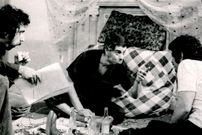 عکس؛ سفر در زمان؛ «بهروز وثوقی و فرامرز قریبیان» در پشت صحنه گوزنها؛ سال 53