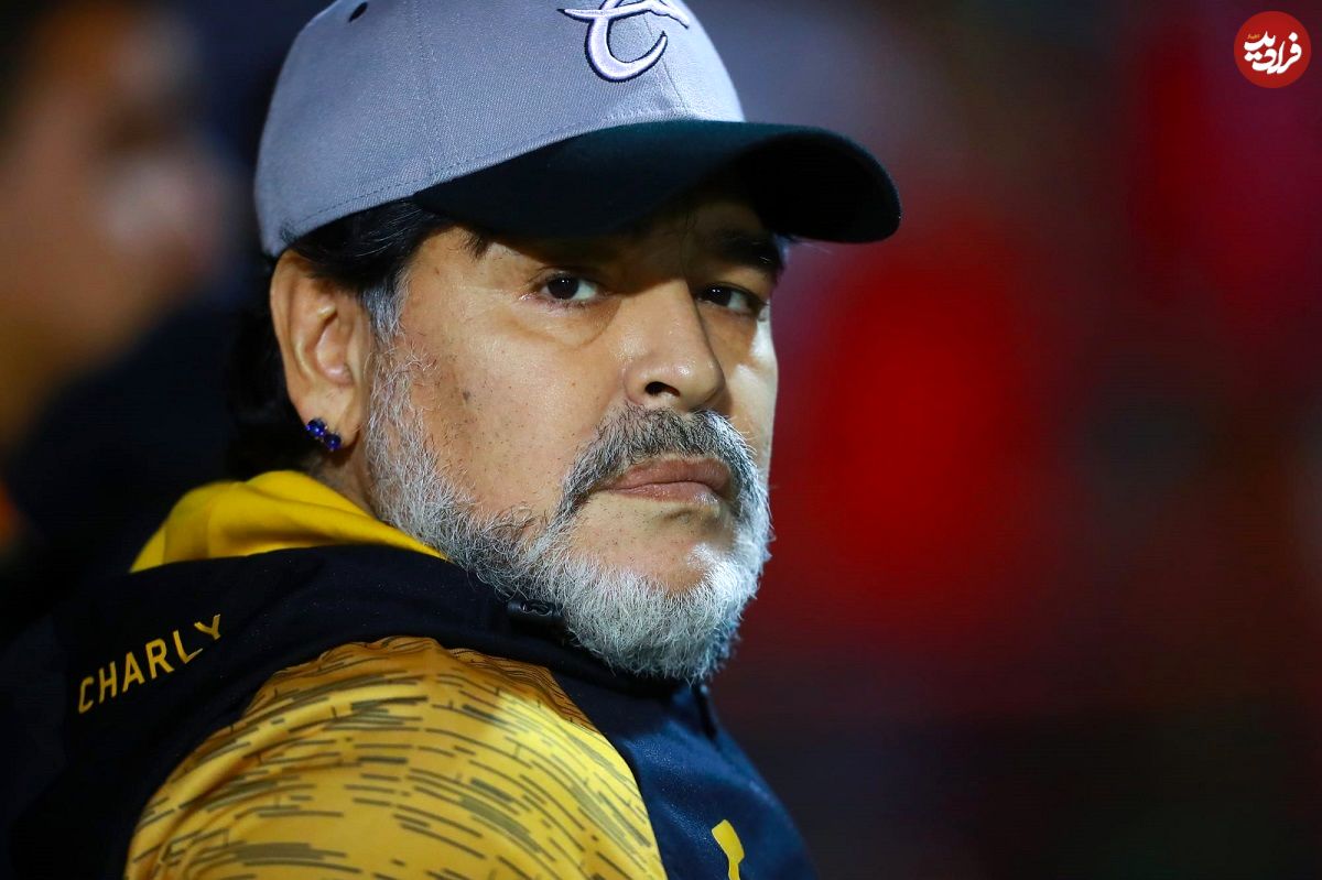 عکس| سفر در زمان؛ «دیگو مارادونا» و هم تیمی هایش در حال تمرین در لندن؛ سال 1359