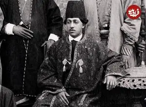 عکس| سفر زمان؛ تصویری از یک «شازدۀ قجری» در کنار بادیگاردها و پیشکارهایش