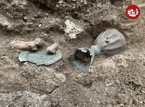 کشف «جام عشای ربانی» و گنجینه سکه‌های نقره‌ای در یک محوطه قرون وسطایی