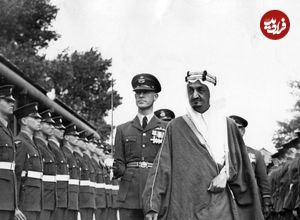 عکس؛ سفر در زمان؛ «پنجمین پادشاه عربستان در کنار تابوت پادشاه اردن»؛ سال 1330