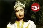 عکس| سفر در زمان؛ «مرضیه» خواننده قبل انقلاب در حال چای خوردن در خانه اش؛ دهه 50