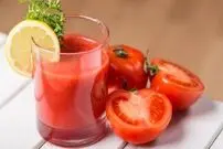 چهار خاصیت شگفت‌انگیز آب گوجه‌فرنگی