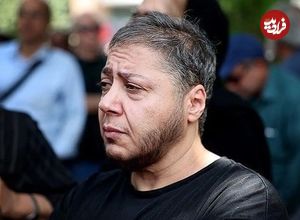 ببینید؛ واکنش جالب مازیار لرستانی به دیدن یک گربه طلایی در حاشیه مراسم بزرگداشت گلاب آدینه
