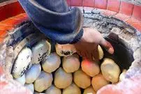 ببینید| غذای خیابانی در تایوان؛ پخت پیراشکی گوشت در تنور و در تایپه