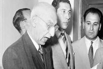 عکس؛ سفر در تاریخ؛ «دکتر مصدق در دادگاه تجدیدنظر نظامی»؛ سال 1332