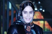 عکس| سفر زمان؛ «الناز شاکردوست» 23 ساله روی دوش «حسین عابدینی»؛ سال 86