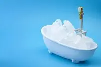 حمام یخ واقعاً مفید است؟ کدام سلبریتی‌ها این کار را انجام می‌دهند؟