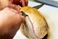 ببینید| غذای خیابانی در آمریکا؛ پخت یک غذای محبوب با زبان گاو، برنج و تخم مرغ در نیویورک