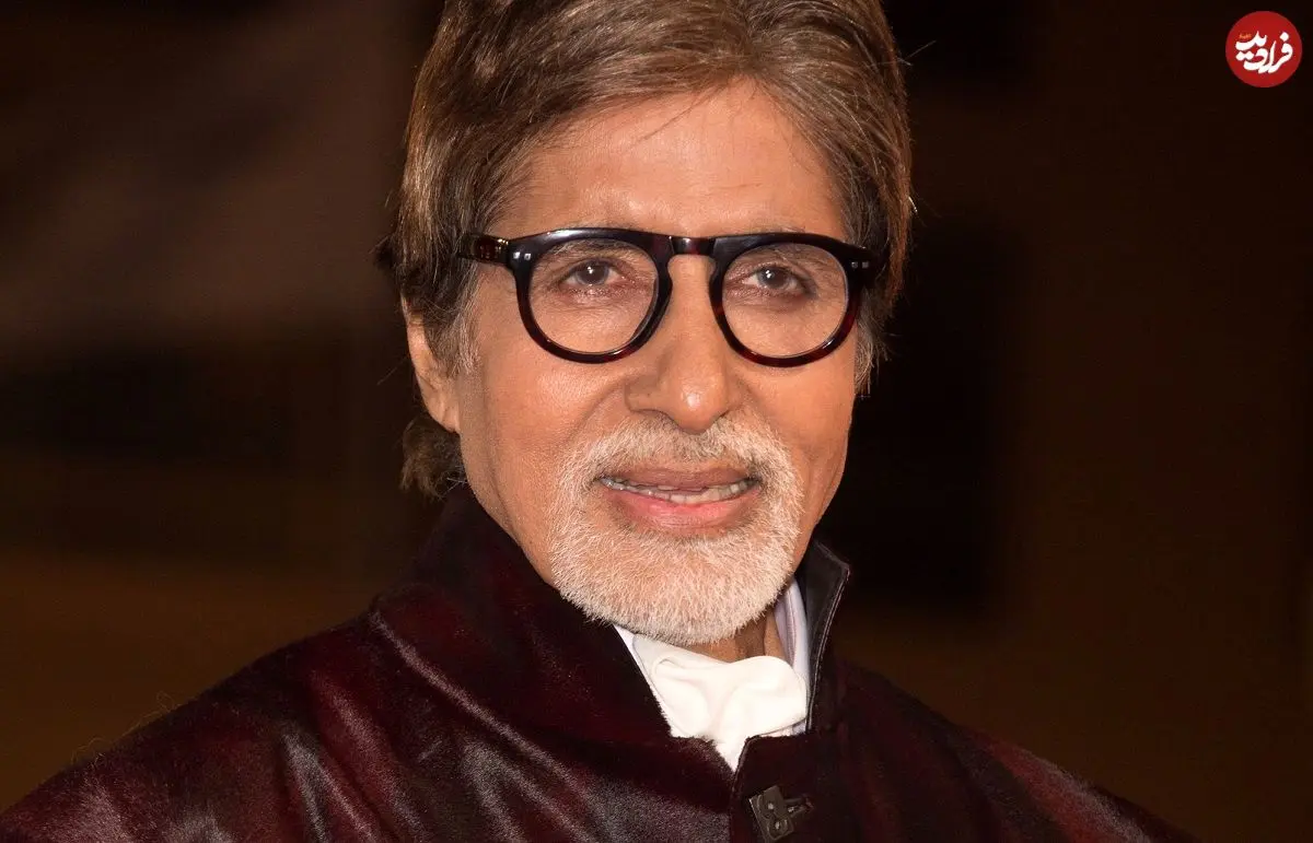 عکس| سفر در زمان؛ «آمیتا باچان» در کنار مدیر فروش سامسونگ هند در یک افتتاحیه؛ سال 1383