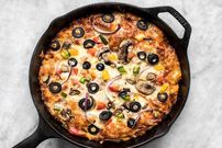 طرز تهیه پیتزا ماهی‌تابه‌ای؛ راحت و فوری!