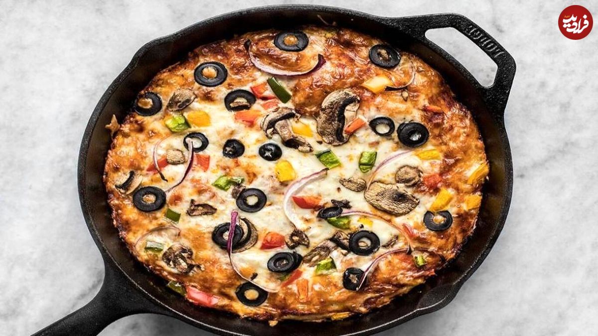 طرز تهیه پیتزا ماهیتابهای؛ راحت و فوری!