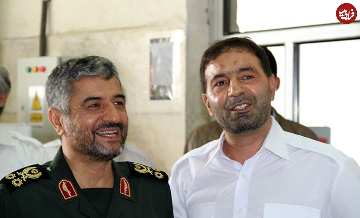 عکس؛ سفر در زمان؛ «فضانورد مشهور روس» در کنار مزار پدر صنعت موشکی ایران؛ سال 94