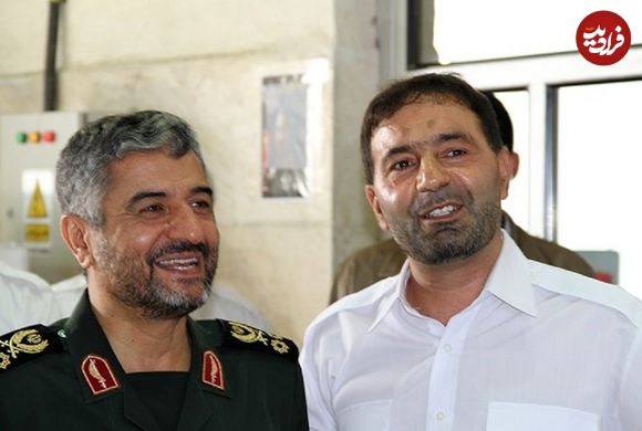 عکس؛ سفر در زمان؛ «فضانورد مشهور روس» در کنار مزار پدر صنعت موشکی ایران؛ سال 94