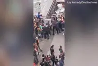 ویدئو/ درگیری مضحک هوادار ولوز در خیل هواداران واتفورد