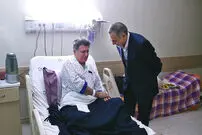 (تصاویر) عیادت برادر روحانی از شجریان