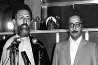 عکس؛ سفر در زمان؛ تابوت «بنی صدر» روی دوش نزدیکان اش در پاریس؛ سال 1400