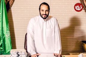 عکس؛ سفر در زمان؛ «محمد بن سلمان 12 ساله» در حال قایق سواری با دوست اش؛ سال 1376