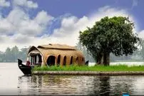 ببینید| زندگی روی آب در هند را ببینید!