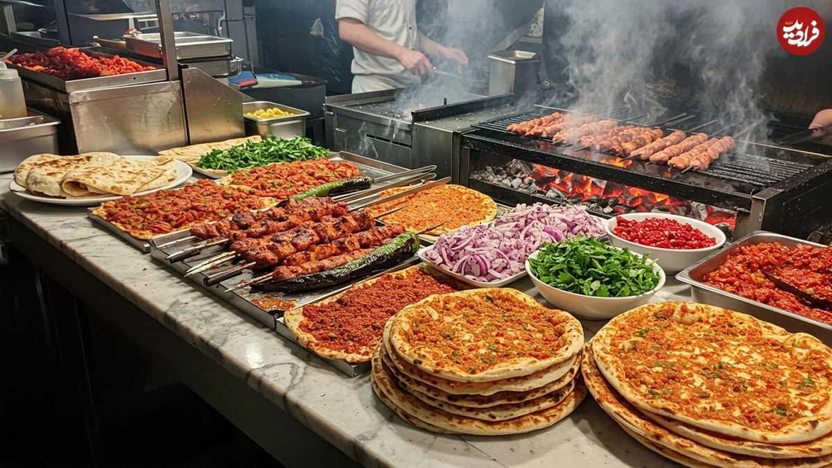 ببینید؛ غذای خیابانی در ترکیه؛ تهیه انواع کباب و لاهماجون در استانبول
