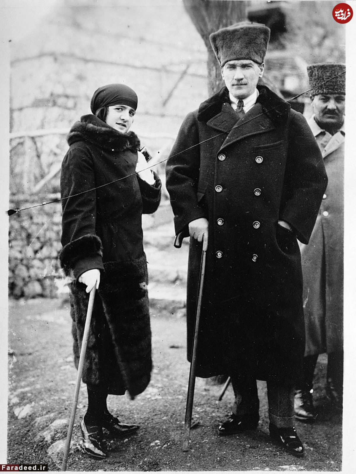 عکس/ آتاتورک و همسر محجبه‌اش