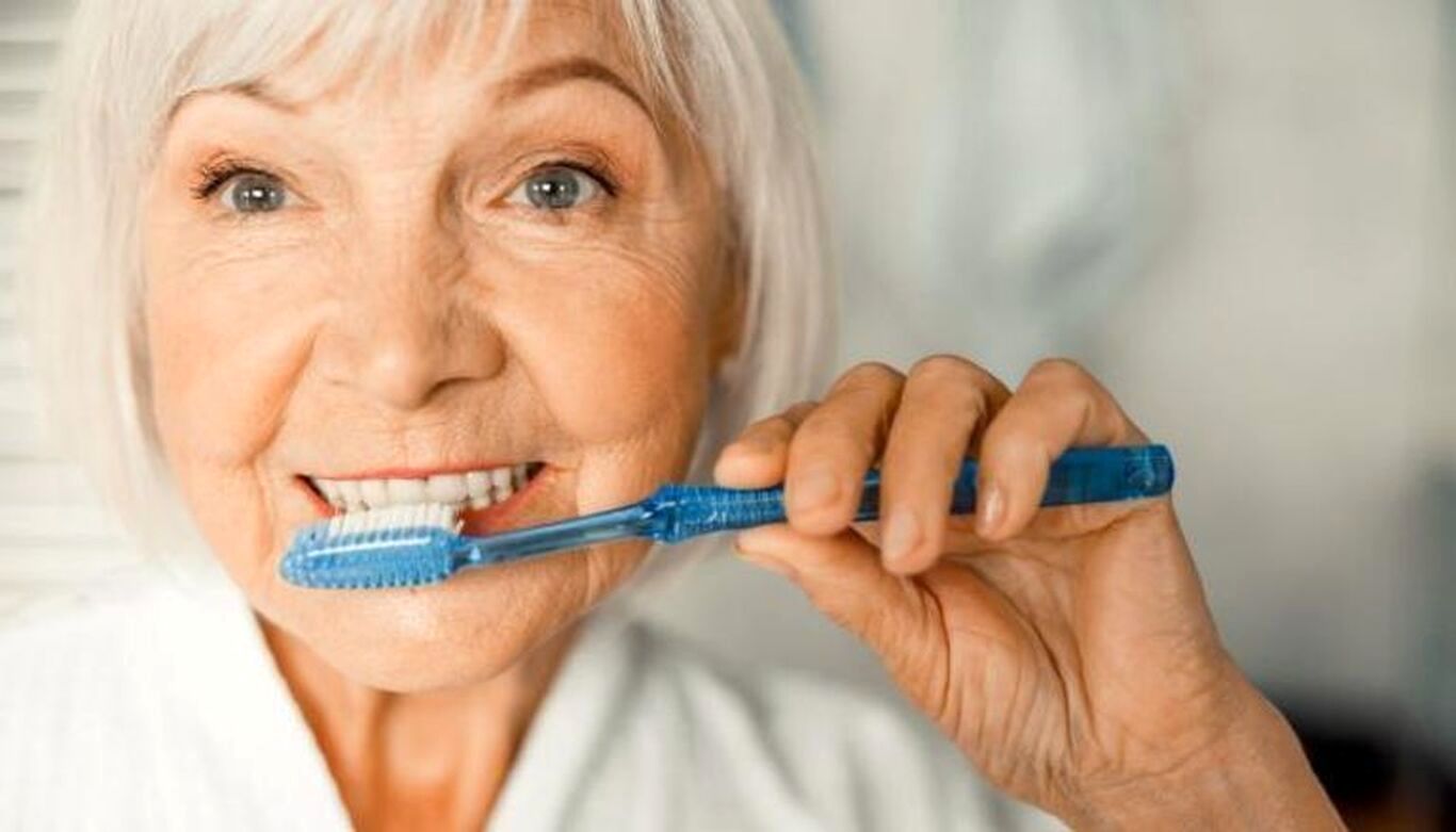 ۳ راه برای محافظت از دندان‌ها با افزایش سن