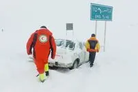 ویدئو| وضعیت عجیب وانت نیسان با سقوط بهمن در روستای ایگل
