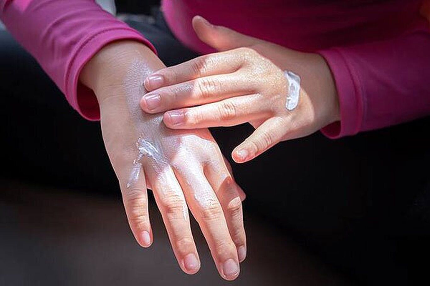 اگر پوست دست‌هایتان خشک می‌شود این کار‌ها را انجام دهید