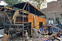 ببینید| مراحل تماشایی تولید اتوبوس مسافربری در کارگاهی در پاکستان