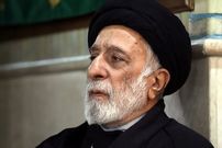 عکس؛ سفر به تاریخ؛ چهرۀ «سید هادی خامنه‌ای» برادر کوچکتر رهبر انقلاب در جوانی در مجلس