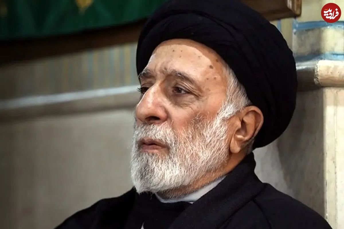 عکس؛ سفر به تاریخ؛ چهرۀ «سید هادی خامنهای» برادر کوچکتر رهبر انقلاب در جوانی در مجلس